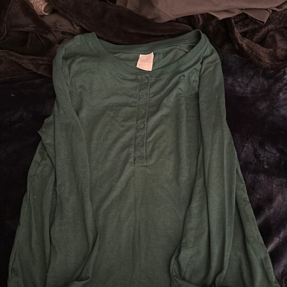 NWT- Emerald Green Layering Top. Soft with buttons in front.